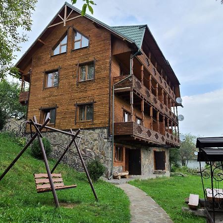 Гуцульська Хата Hotell Jaremtsje Eksteriør bilde