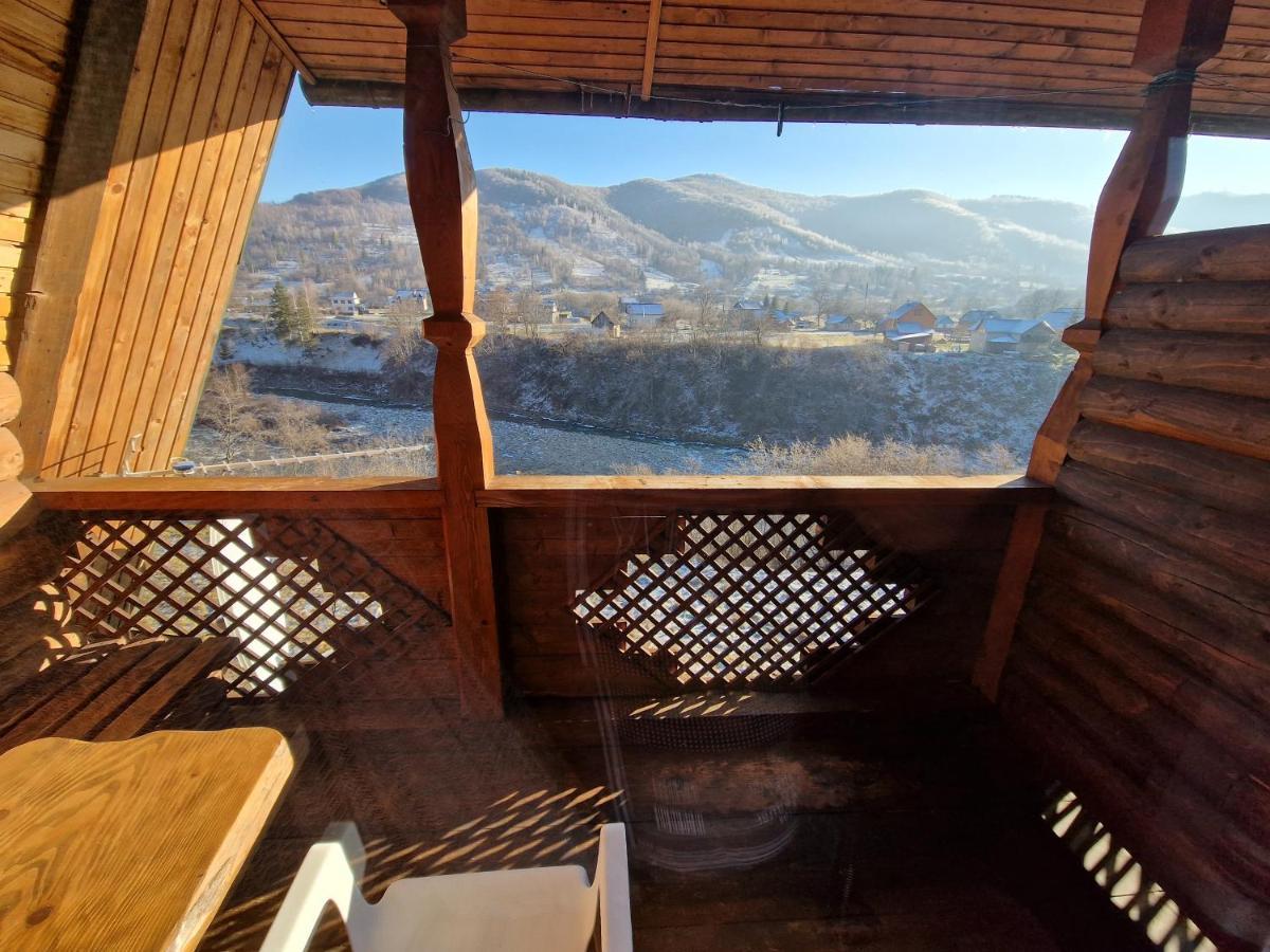 Гуцульська Хата Hotell Jaremtsje Eksteriør bilde